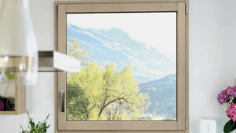 Fenêtre traditionnelle en bois