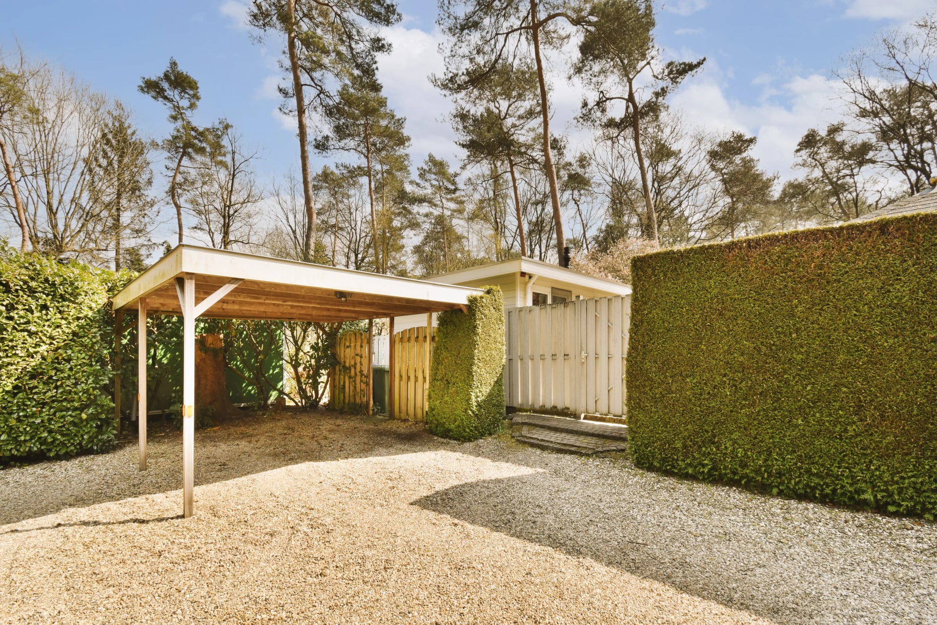 Un carport adossé